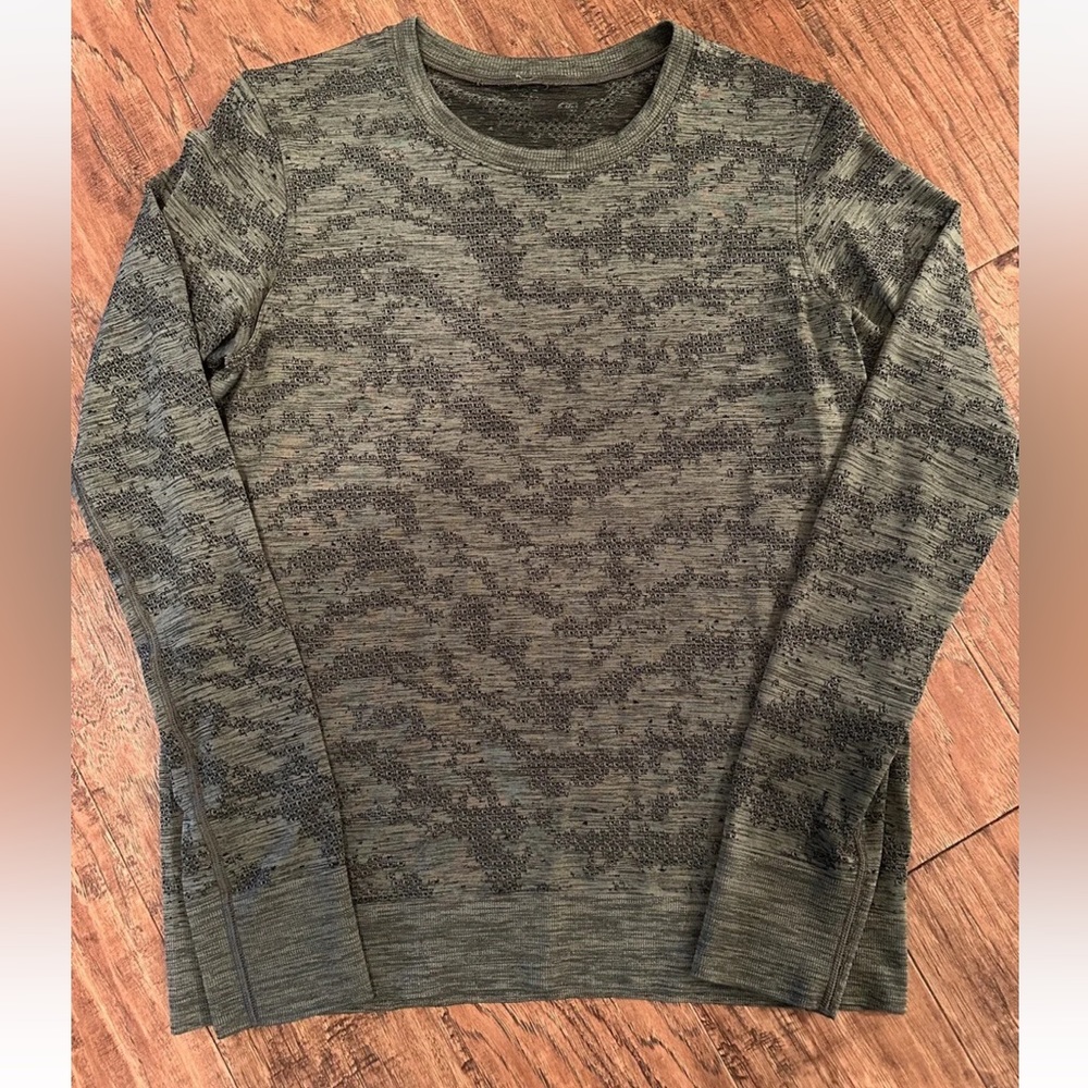 Lululemon Women’s Long Sleeve Performance Top Green Size 6